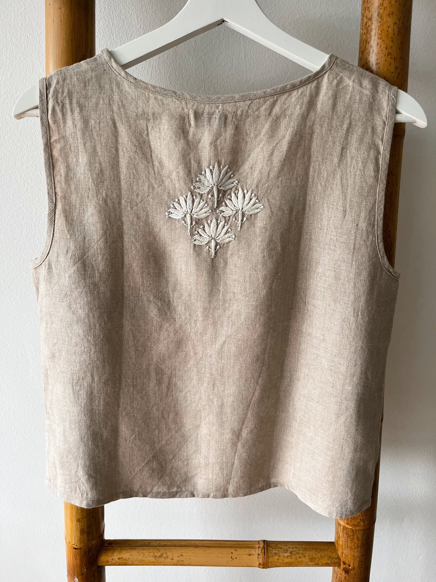 ARYA Sleeveless Short Linen-Hand Embroidered Top